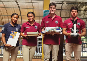 Presidente: Santiago Medina, vice-presidente: Jean Pavel Ruiz, Secretaria: Janelle Joiner, Tesorera: Giselle Joiner